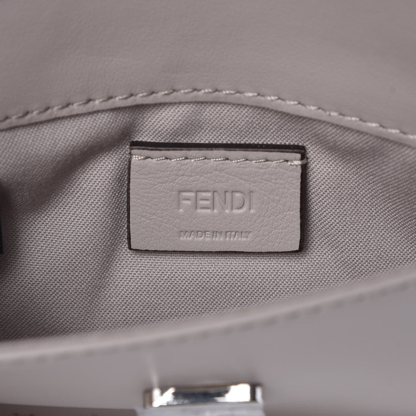 Vitello Century Lucido Nappa Hypnoteyes Scalloped Studded Tube Wallet on Chain Grigio Polvere Turchese Pallido Multicolor