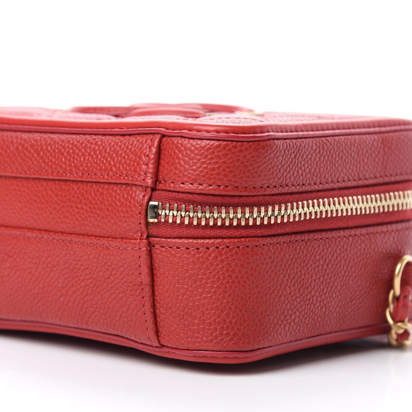 Caviar Quilted Small CC Filigree Vanity Case Red