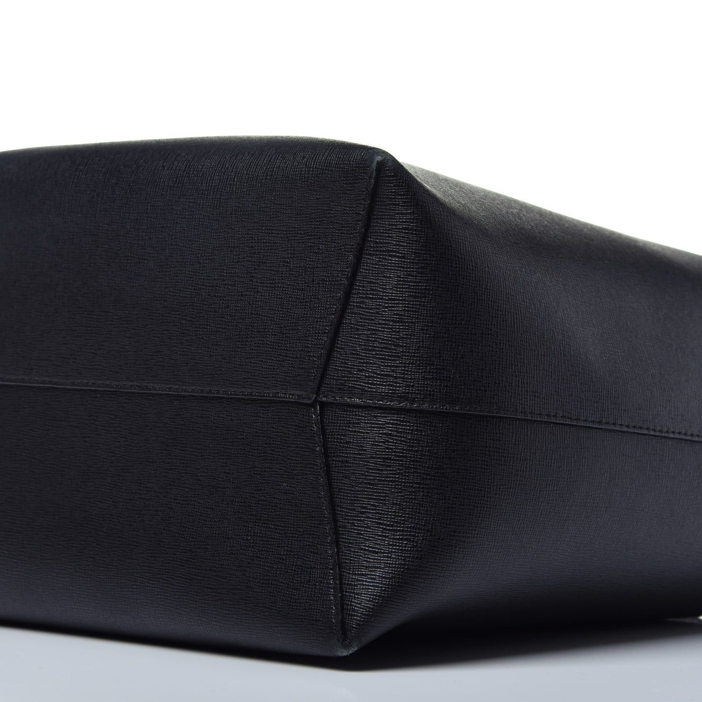 Saffiano Bucket Bag Black Flamma