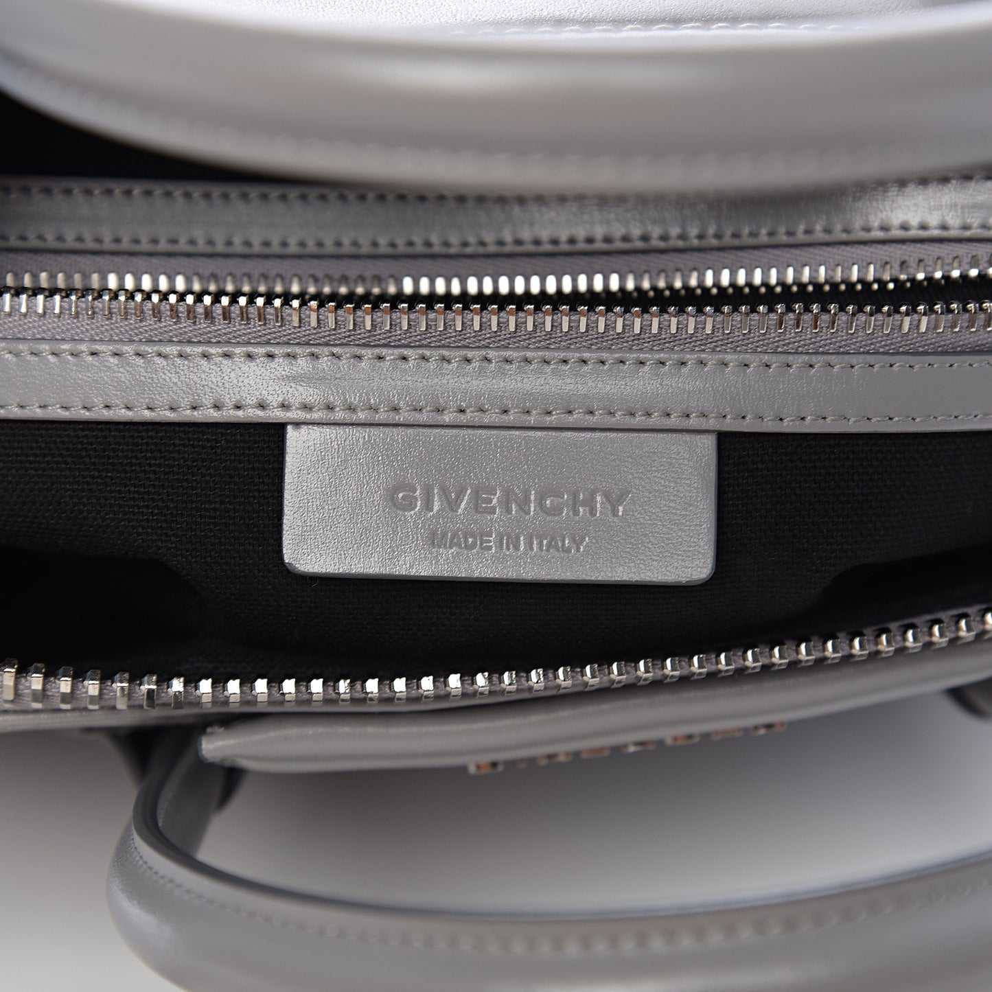 Shiny Lord Calfskin Small Antigona Pearl Grey