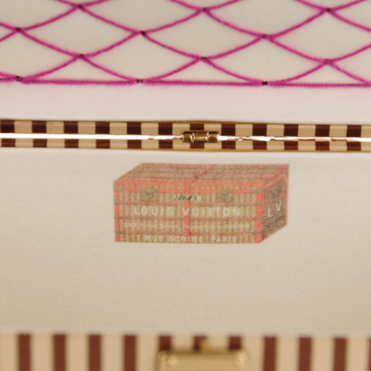 Louis Vuitton Birthday Malle Courrier Trunk Paperweight 10 of 10