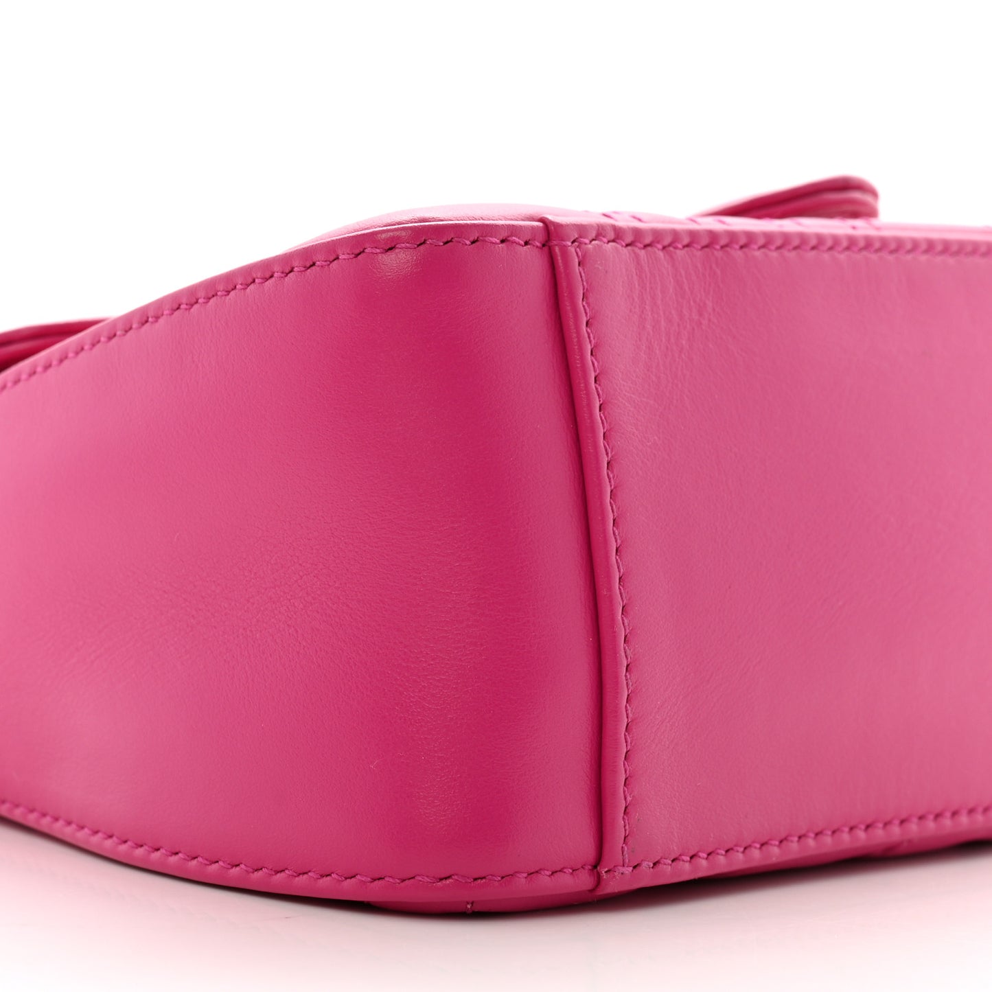 Calfskin Matelasse Monochrome Mini GG Marmont Top Handle Shoulder Bag Classic Fuxia