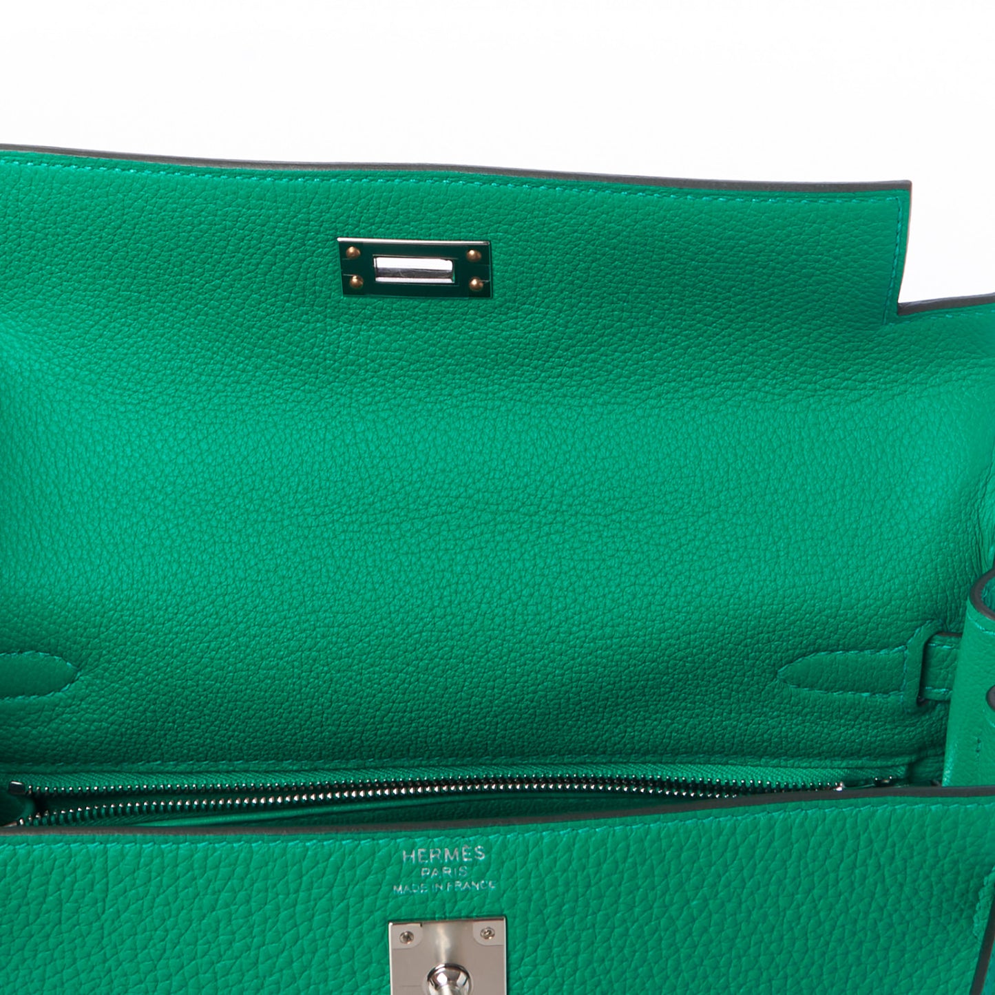 Togo Kelly Retourne 25 Menthe