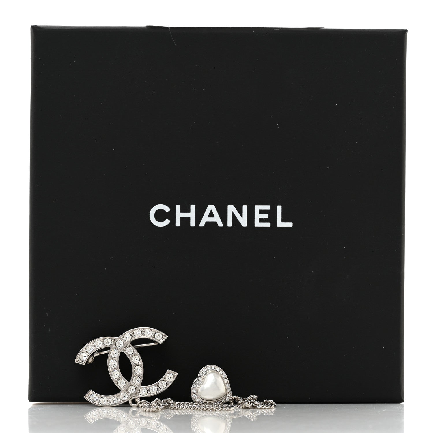 Chanel Diamente Pearl Multi Strand Chain CC Heart Brooch Silver Pearly White 4 of 4