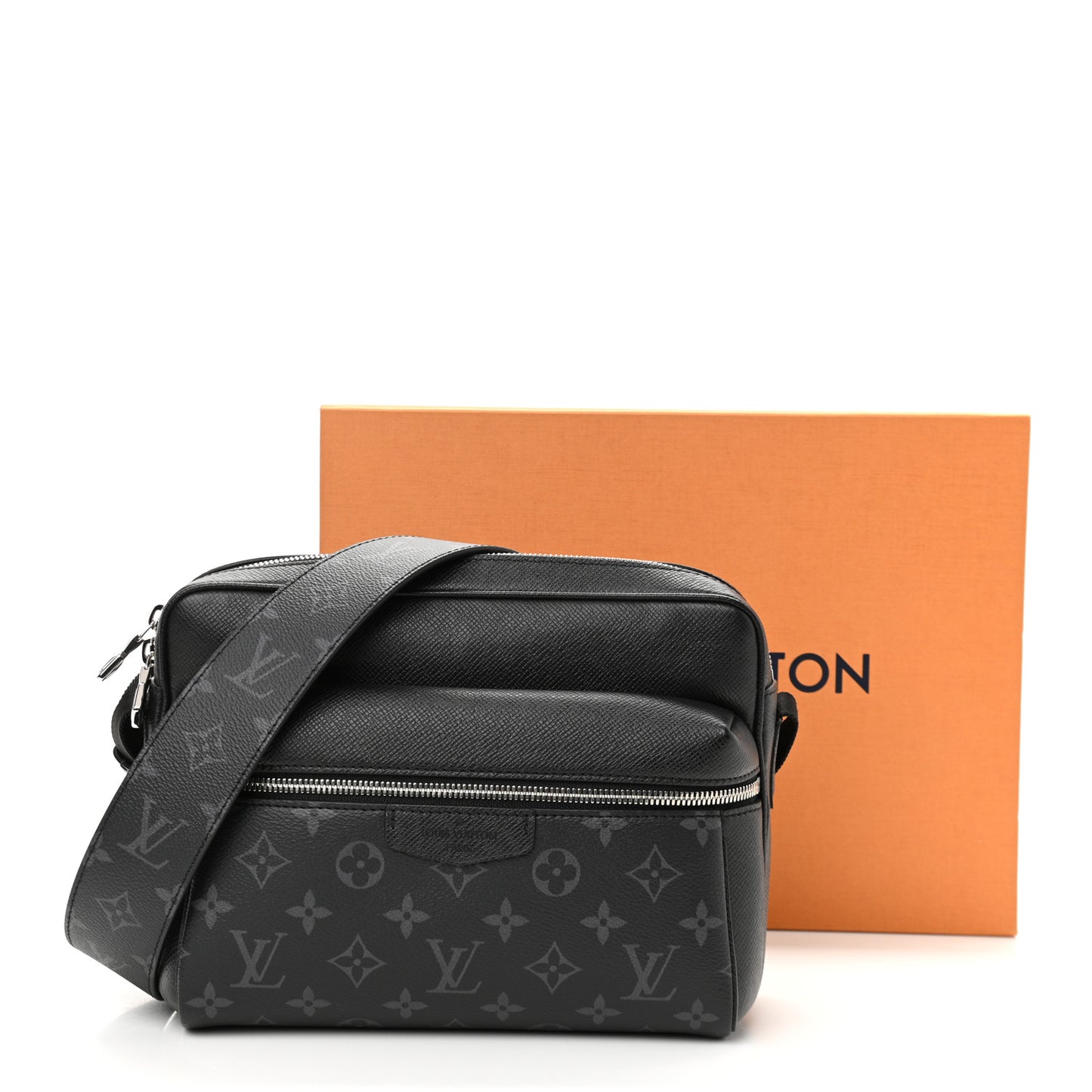 Taiga Monogram Eclipse Outdoor Messenger Black