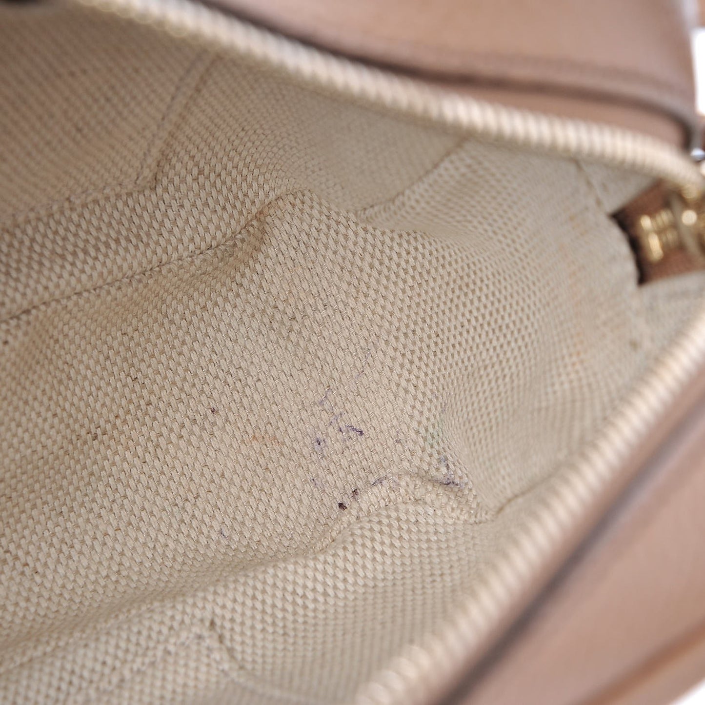 Pebbled Calfskin Small Soho Disco Bag Camelia