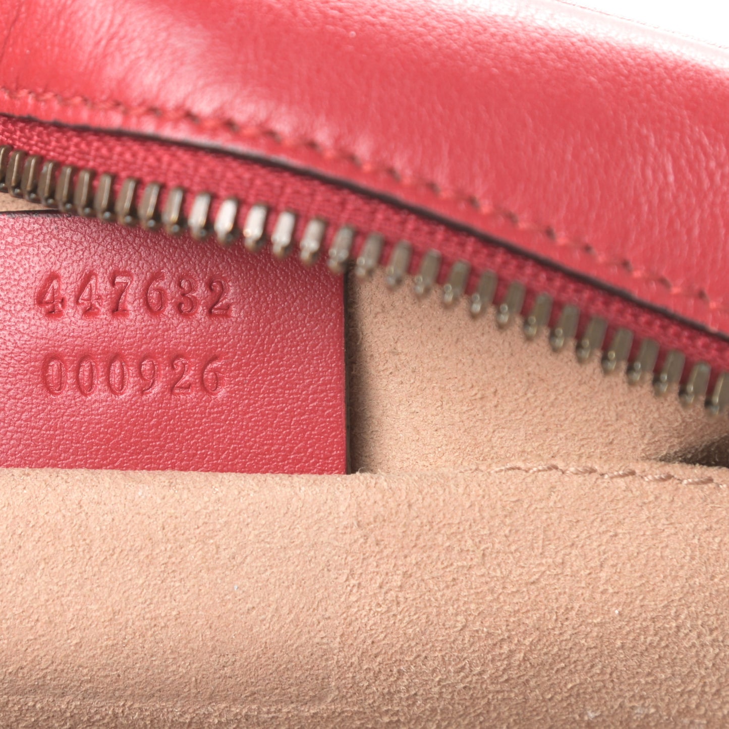 Calfskin Matelasse Small GG Marmont Chain Shoulder Bag Hibiscus Red