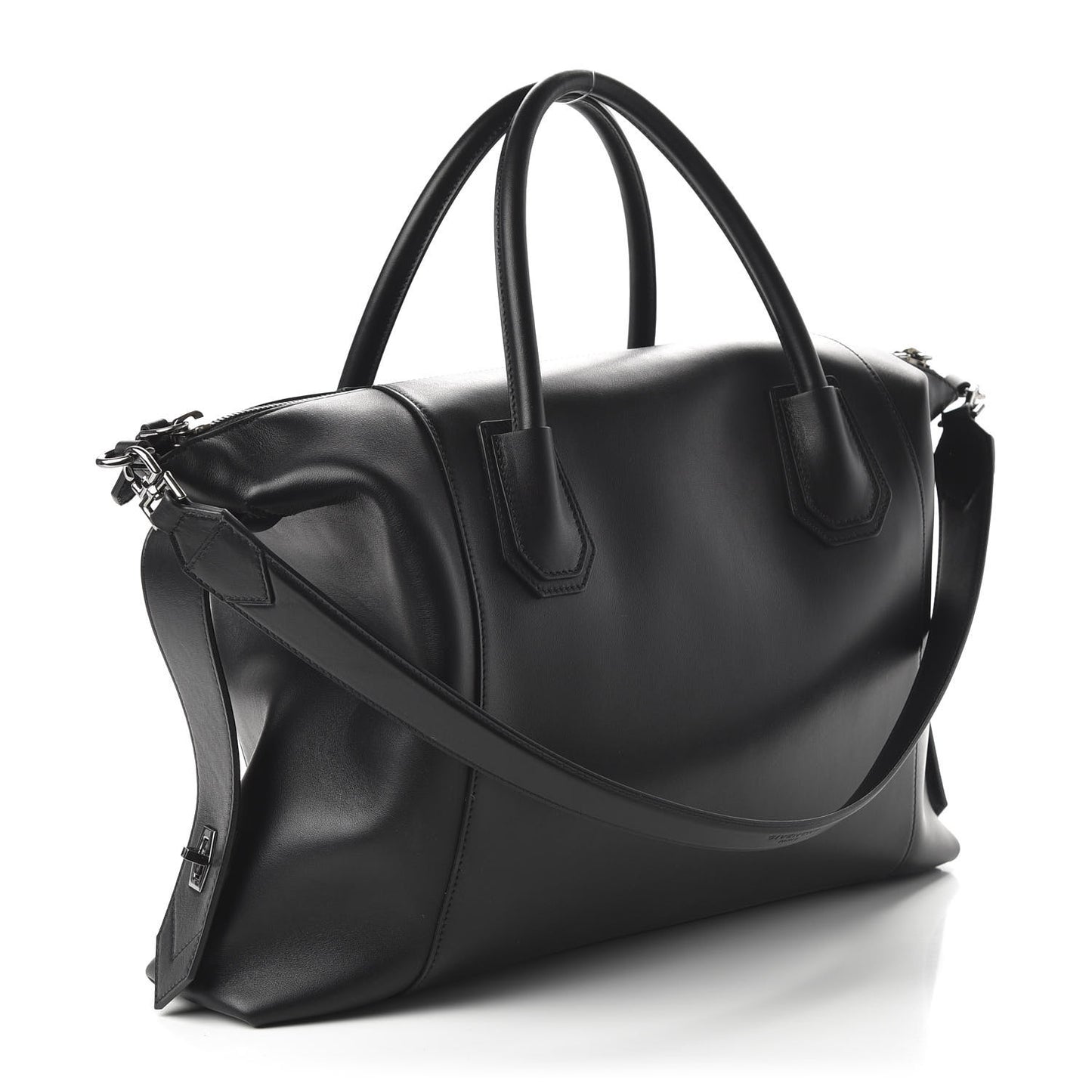 Smooth Calfskin Medium Soft Antigona Black