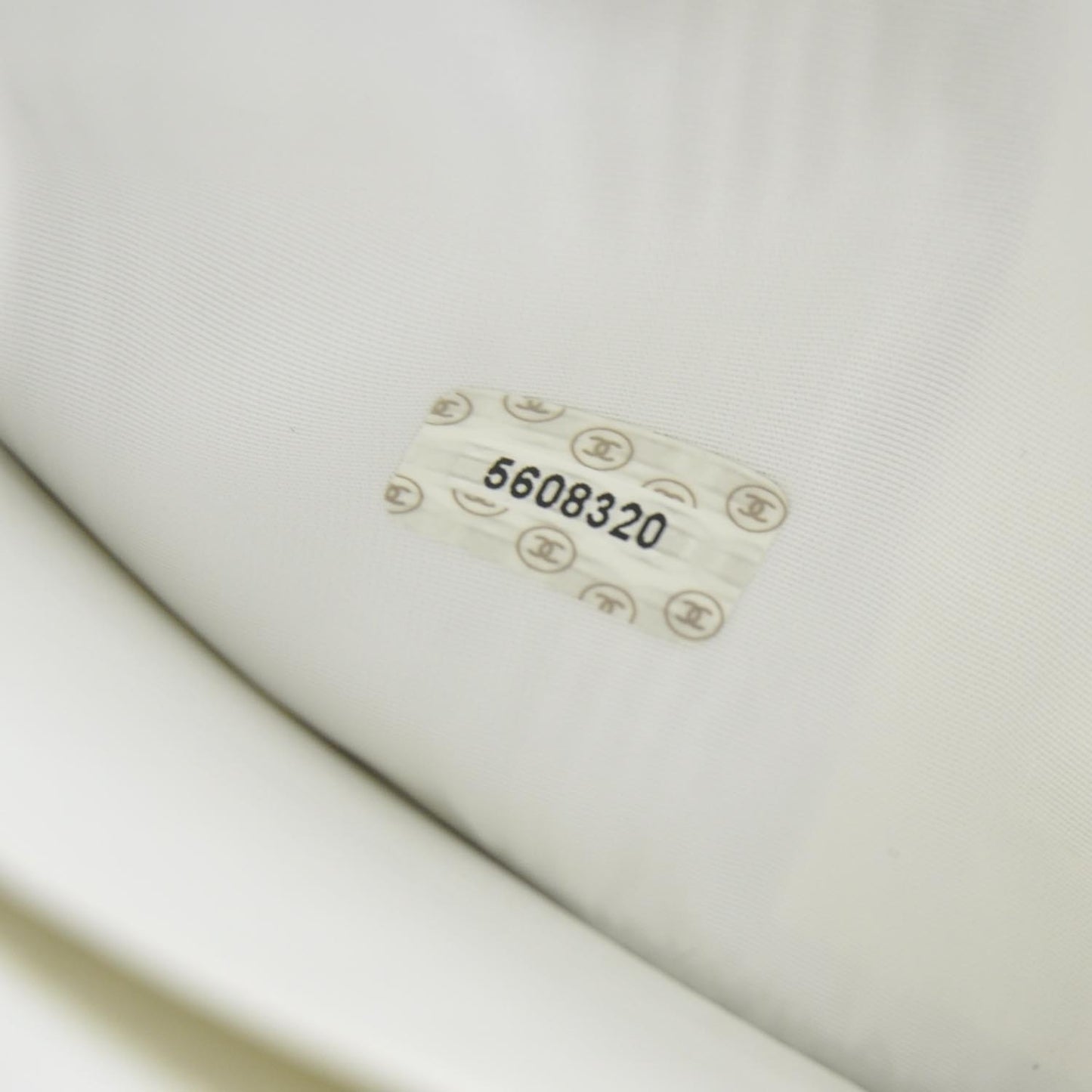 Caviar Wallet on Chain White