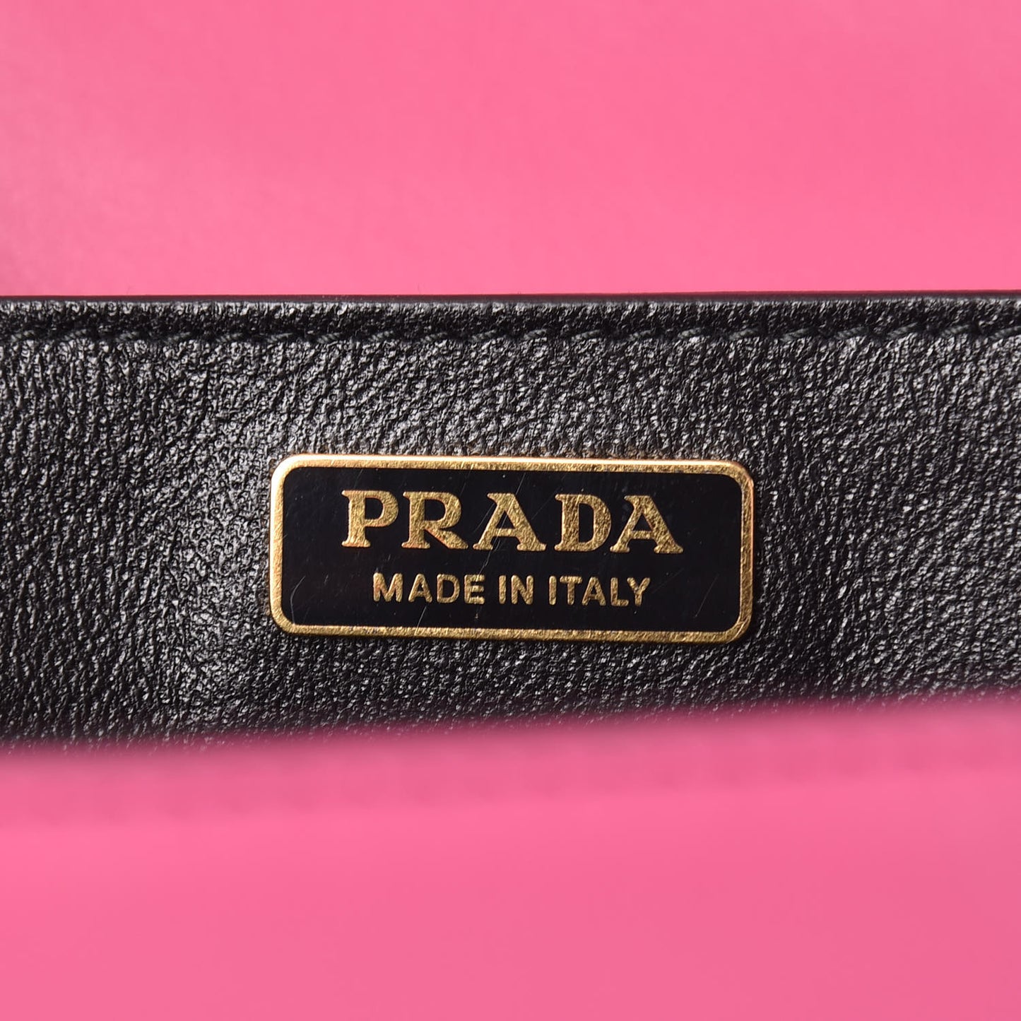 City Calf Saffiano Cahier Bag Fuxia Black