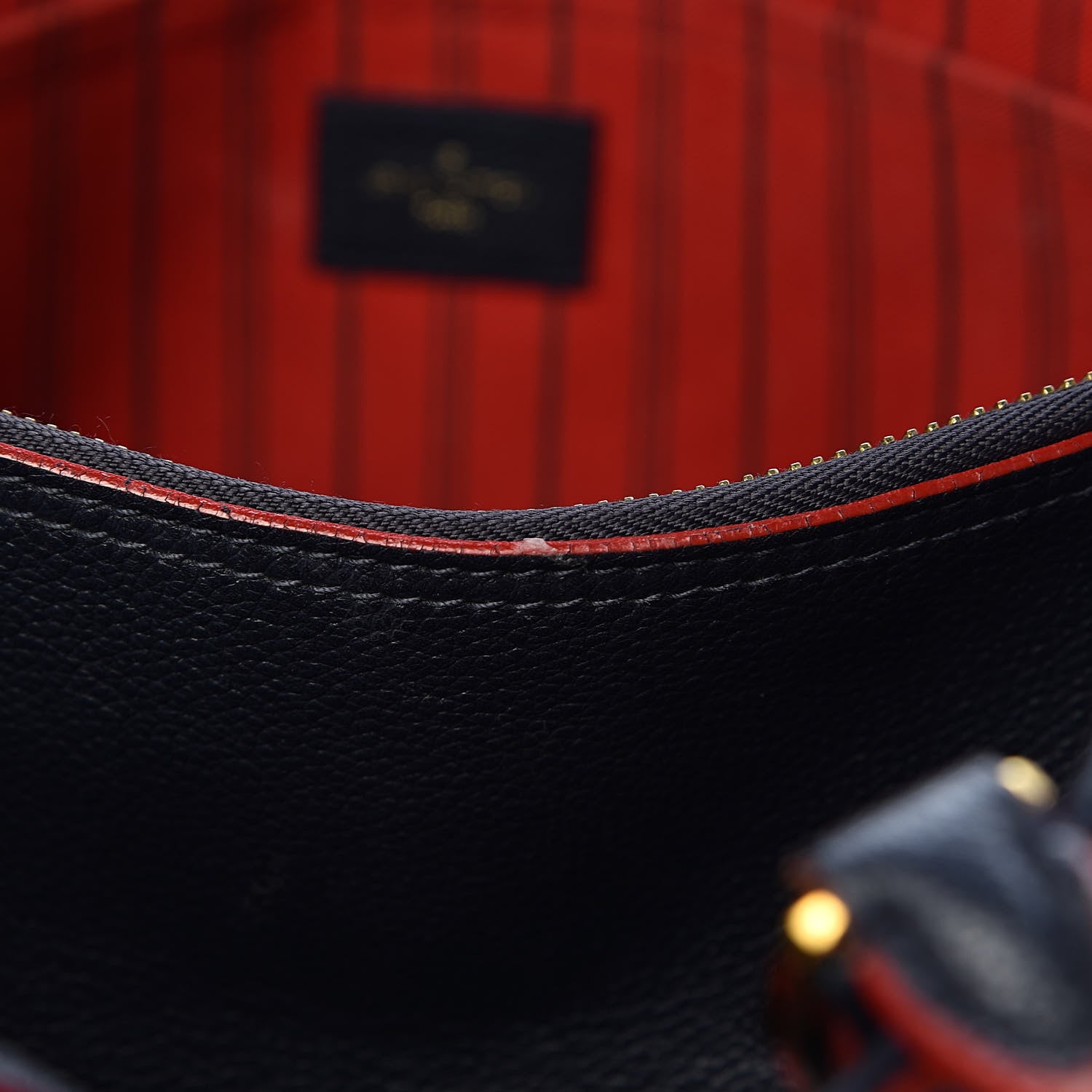 Louis Vuitton Empreinte Montaigne GM Marine Rouge 13 of 18