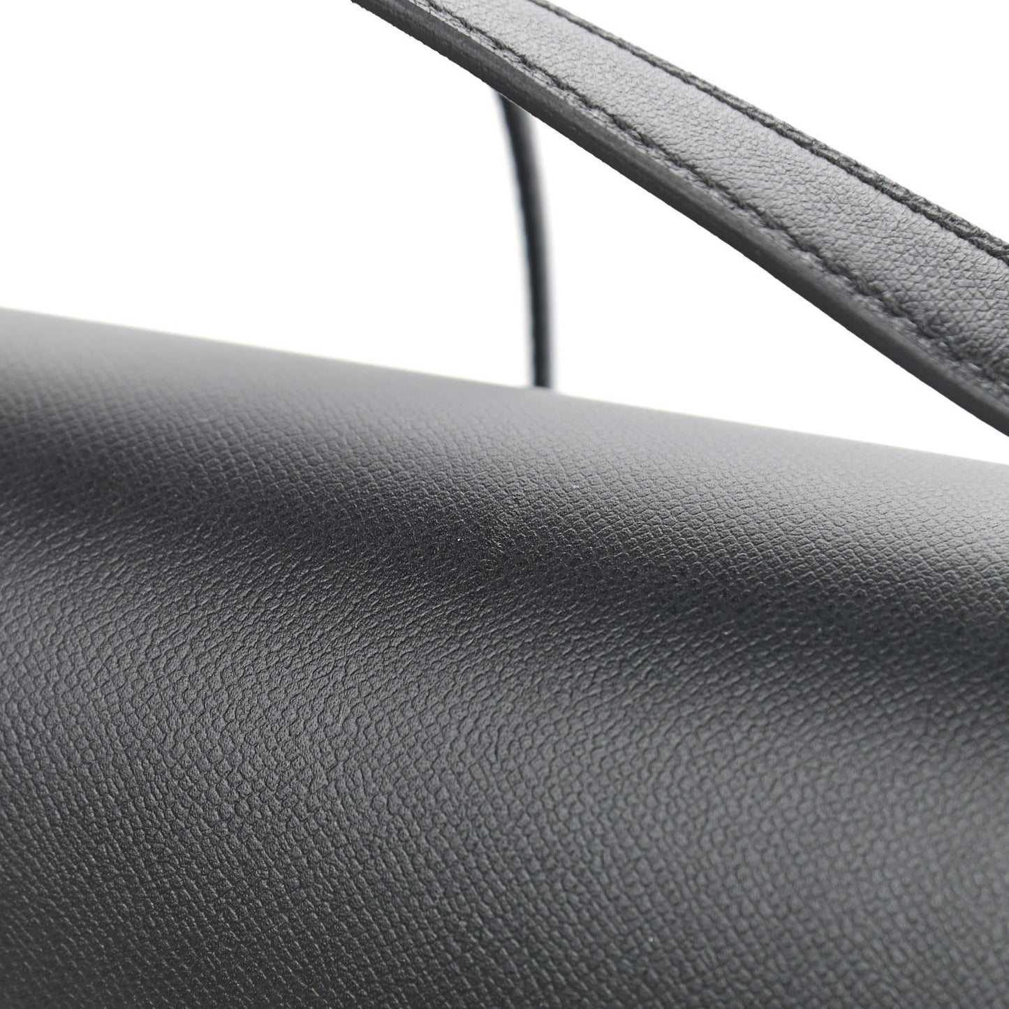 Madame Calfskin Constance 24 Black