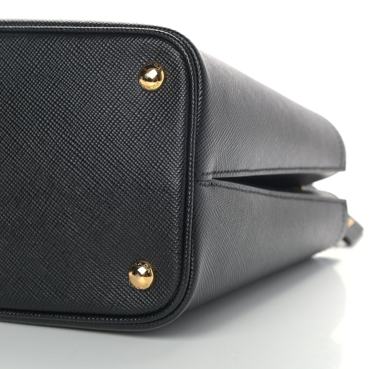 Saffiano Cuir Medium Panier Bucket Bag Black Fuoco