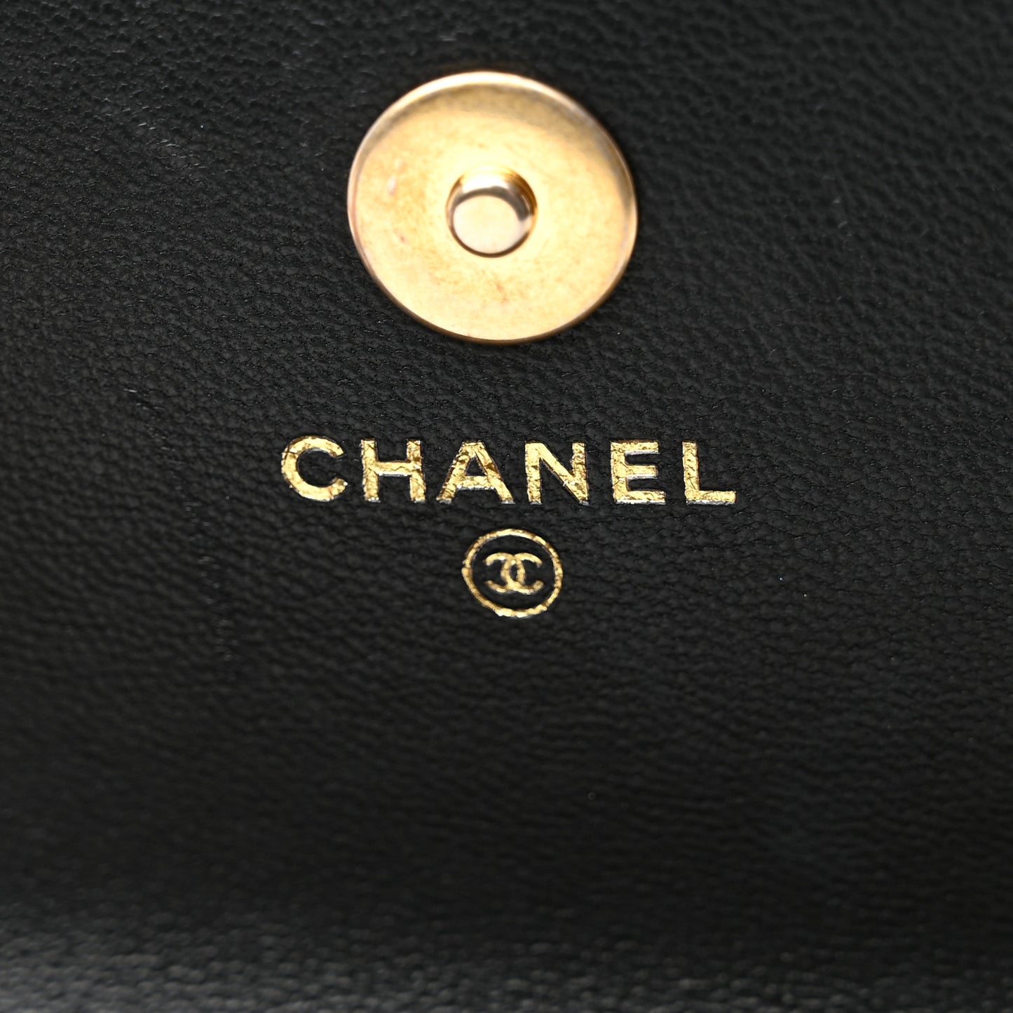 Lambskin Pearl Crush Quilted Flap Phone Holder With Chain Black