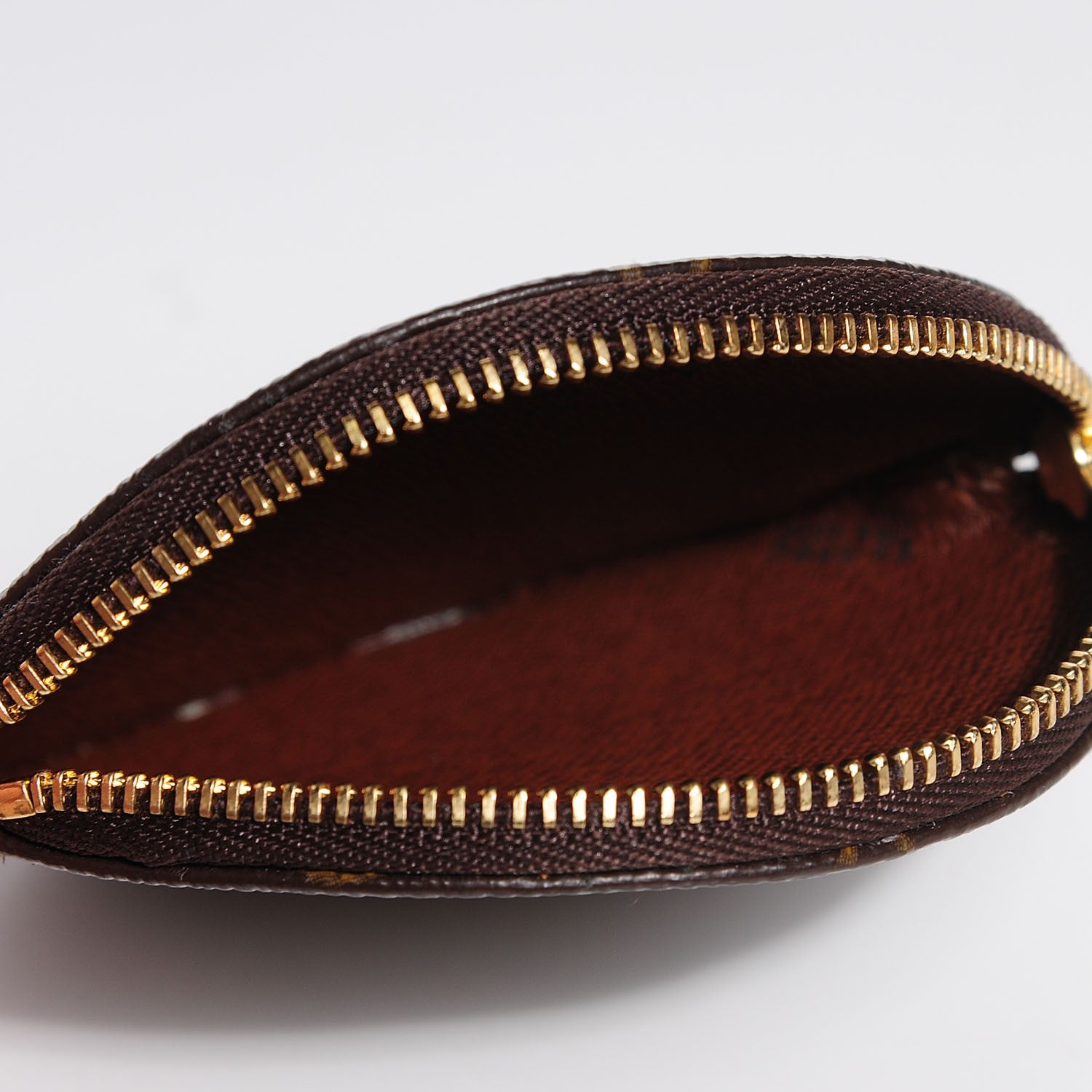 Louis Vuitton Monogram Round Coin Purse 5 of 7