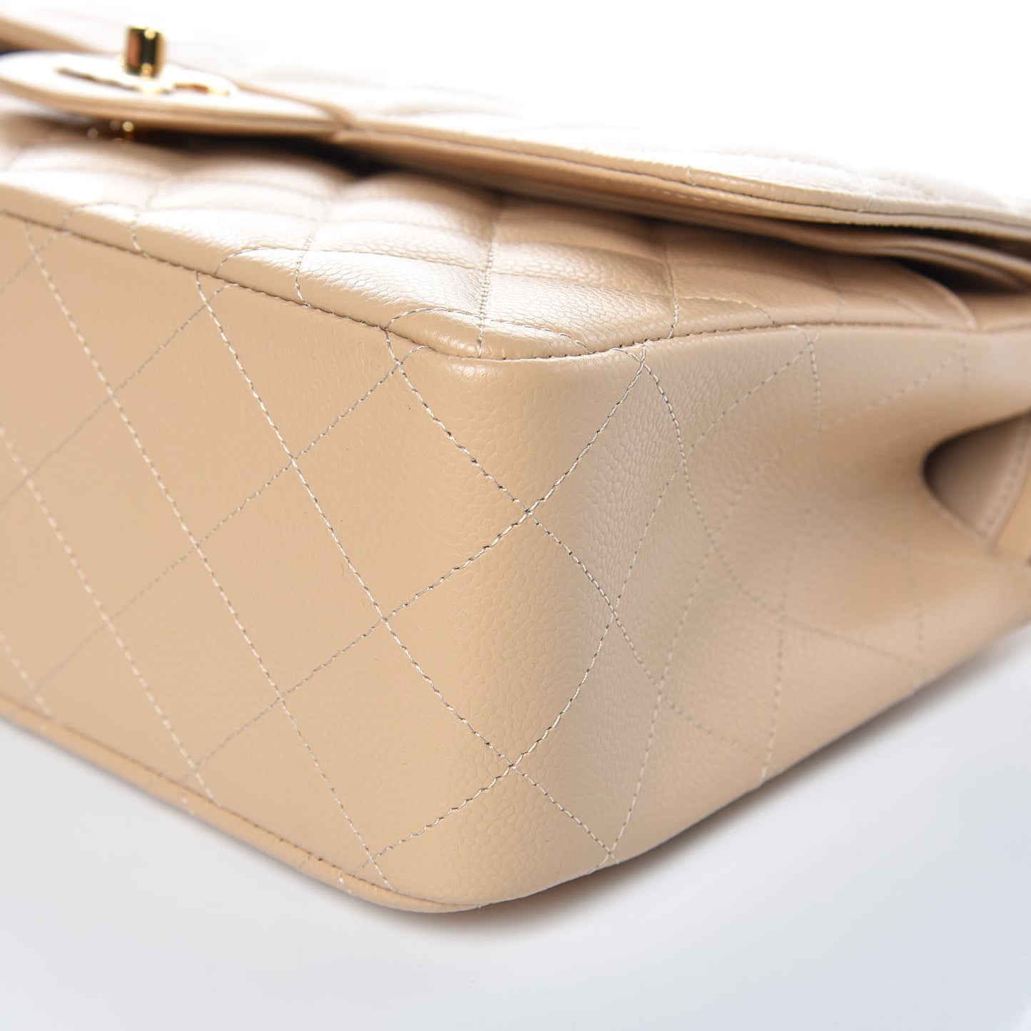 Caviar Quilted Jumbo Double Flap Beige Clair