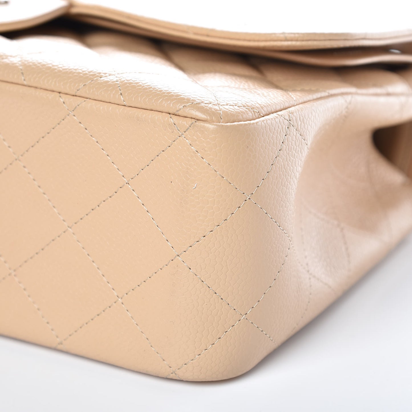 Caviar Quilted Jumbo Double Flap Beige Clair