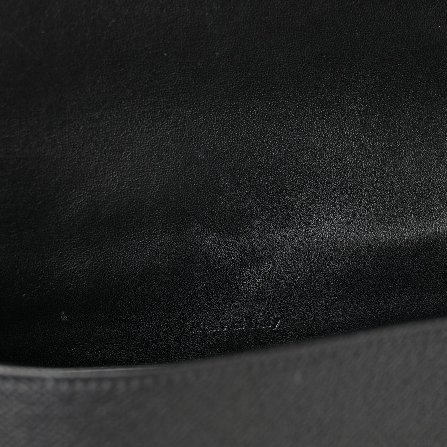 Grained Calfskin Medium Trotteur Black