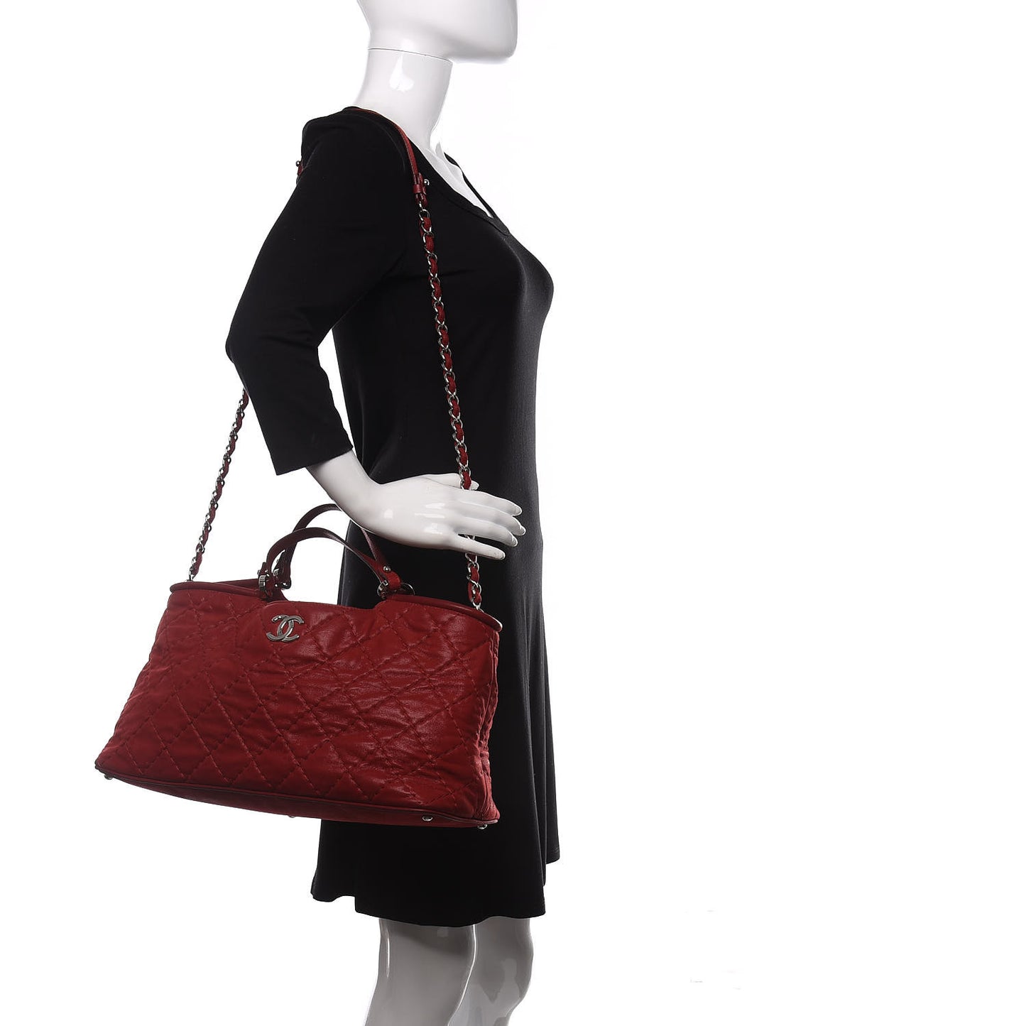 Iridescent Calfskin Quilted Small Sea Hit Tote Red