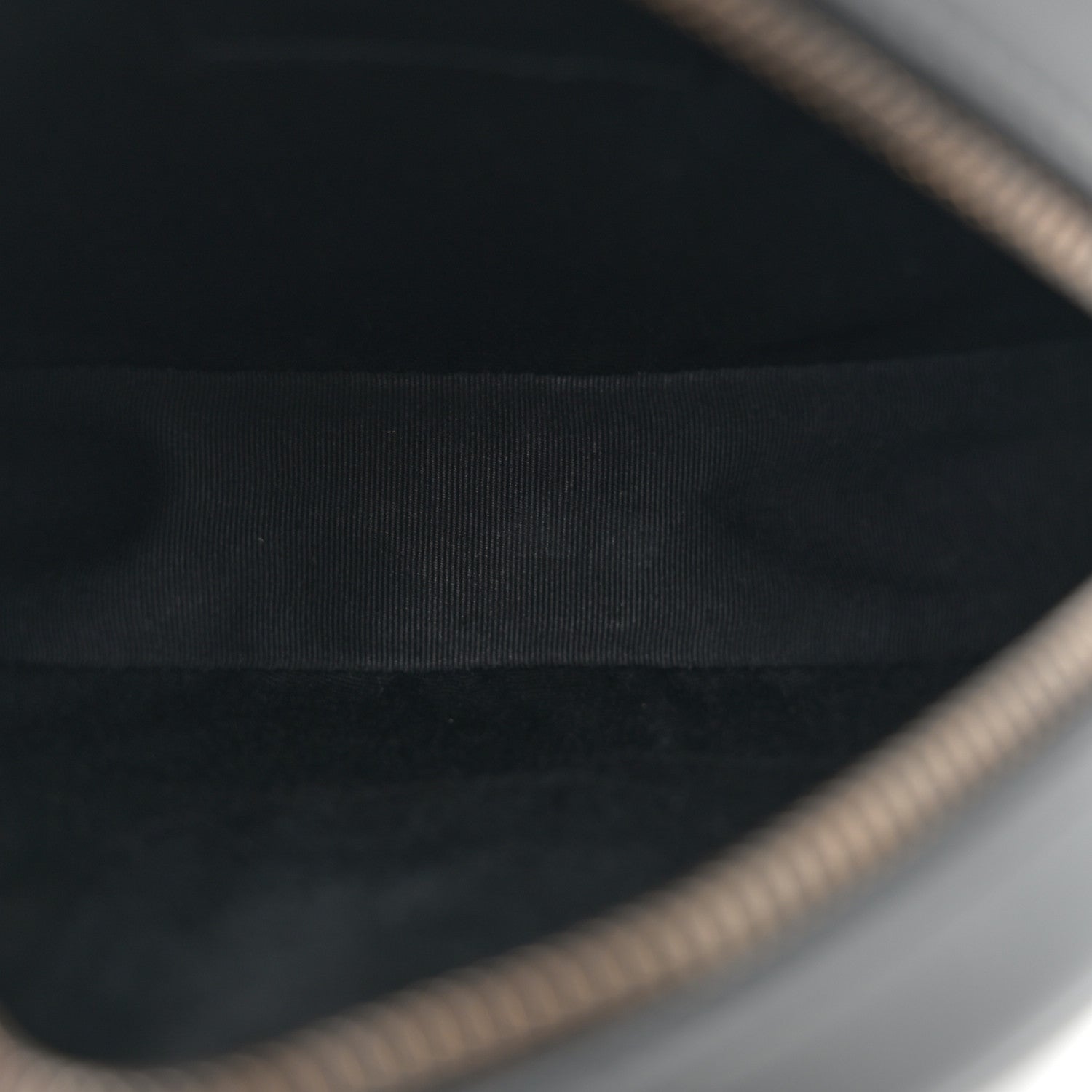 Saint Laurent Calfskin Matelasse Chevron Round Vinyle Camera Bag Black 5 of 12