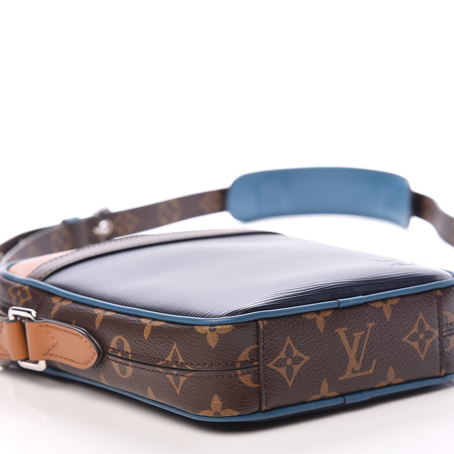 Epi Monogram Danube Slim PM
