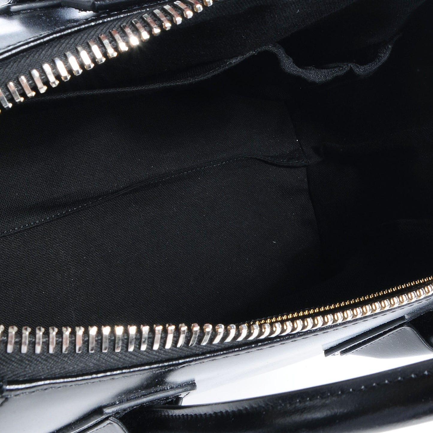 Shiny Lord Calfskin Medium Antigona Black