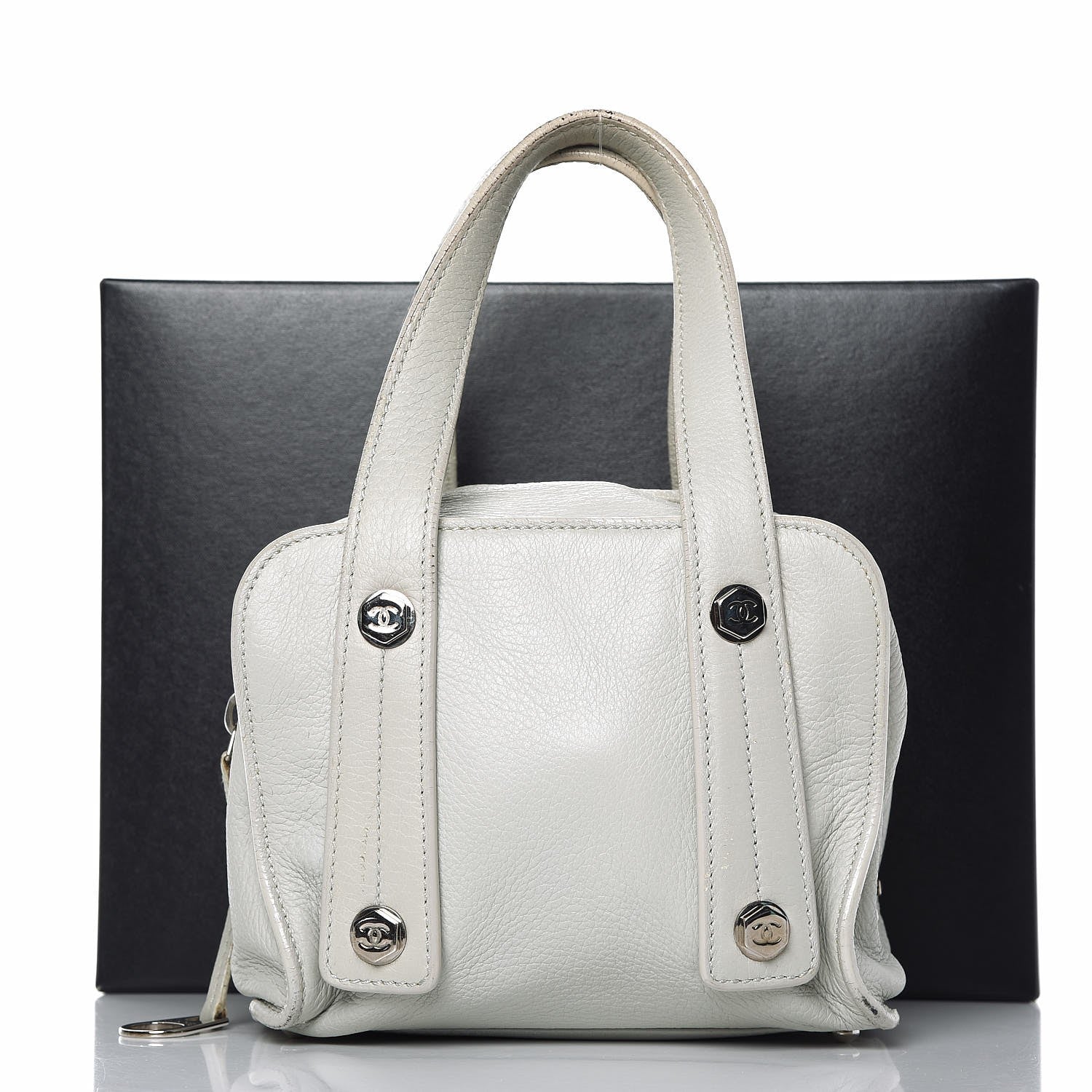 Chanel Deerskin Bolt Bag Light Green 21 of 21