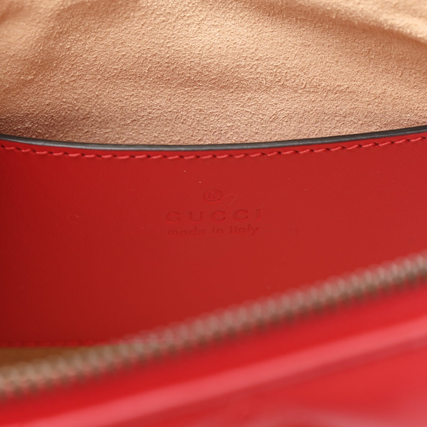 Calfskin Matelasse Chevron GG Marmont Sling Shoulder Bag Rosso