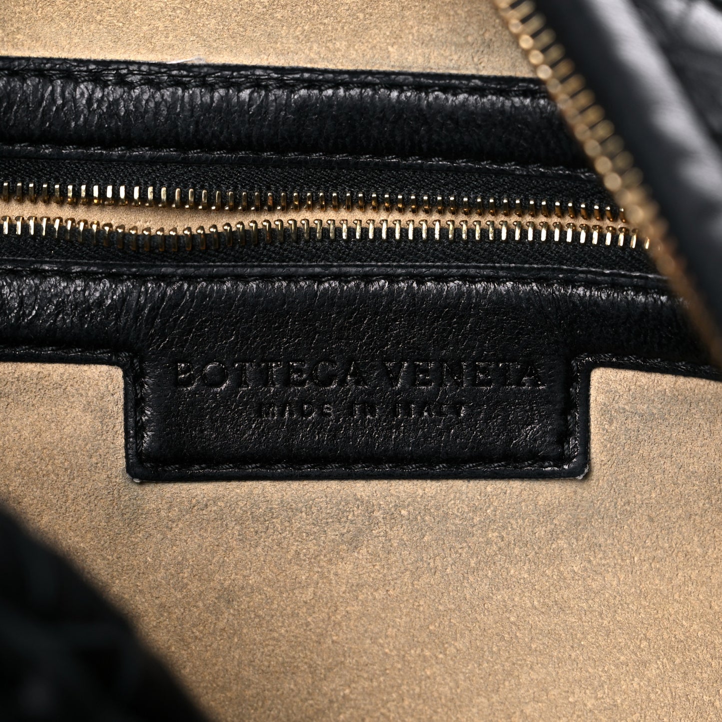 Nappa Intrecciato Medium Veneta Hobo Black