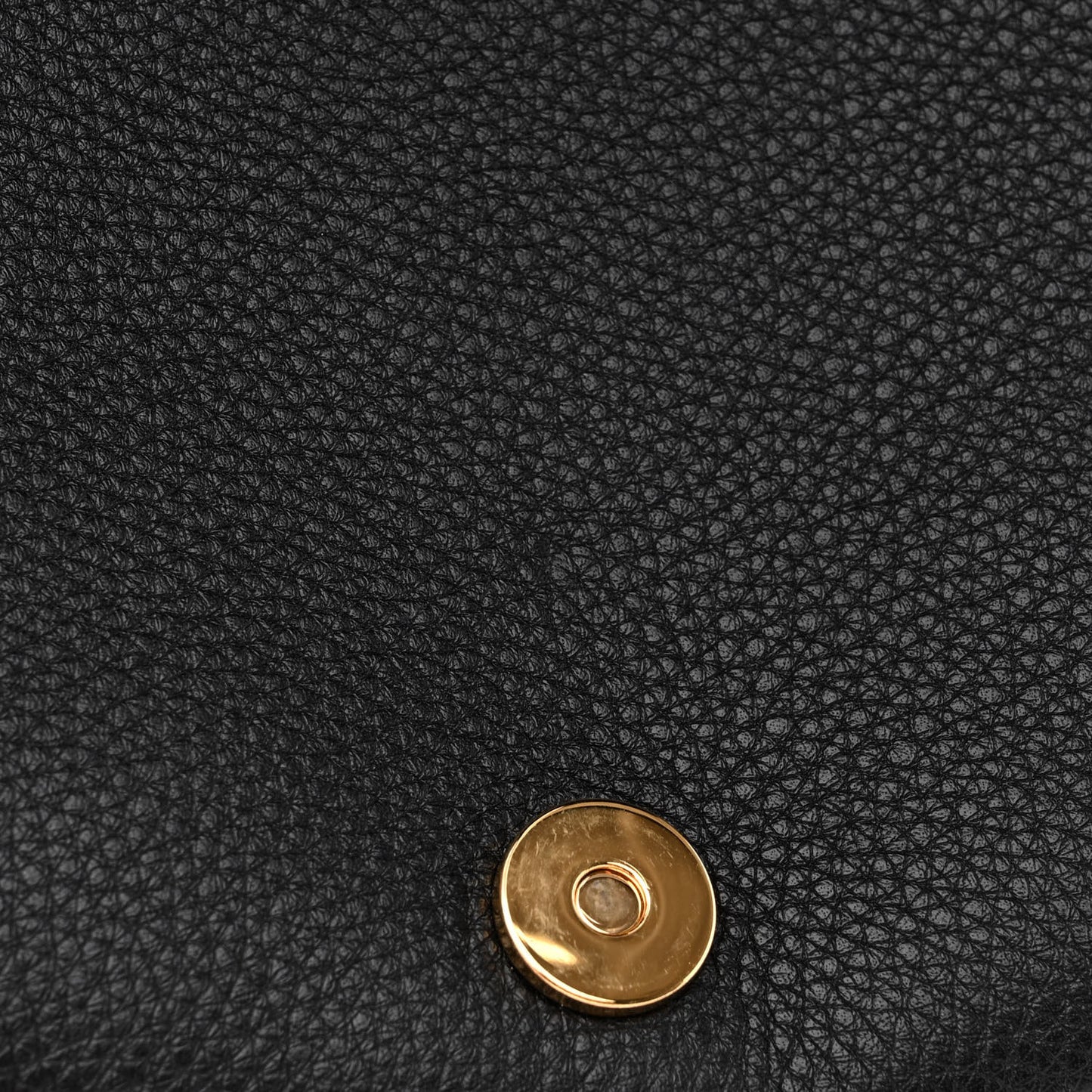 Grained Calfskin Large Bobby Flap Black