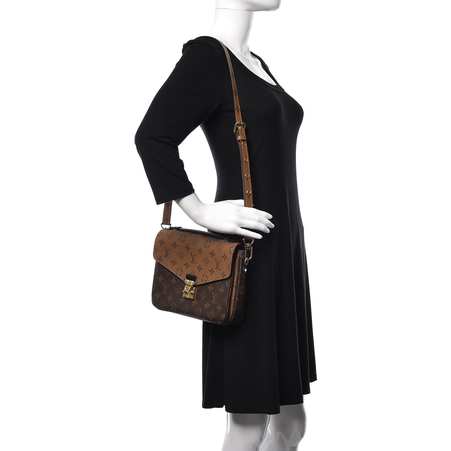 Reverse Monogram Pochette Metis
