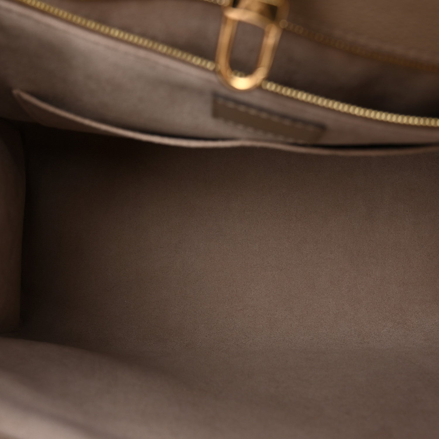 Louis Vuitton Empreinte Monogram Giant Onthego MM Tourterelle 5 of 9