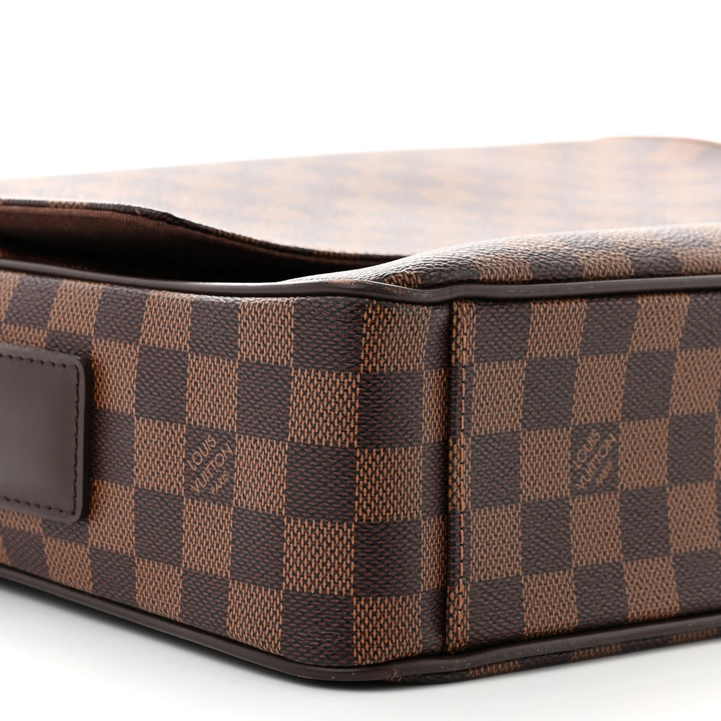 Damier Ebene Shelton MM