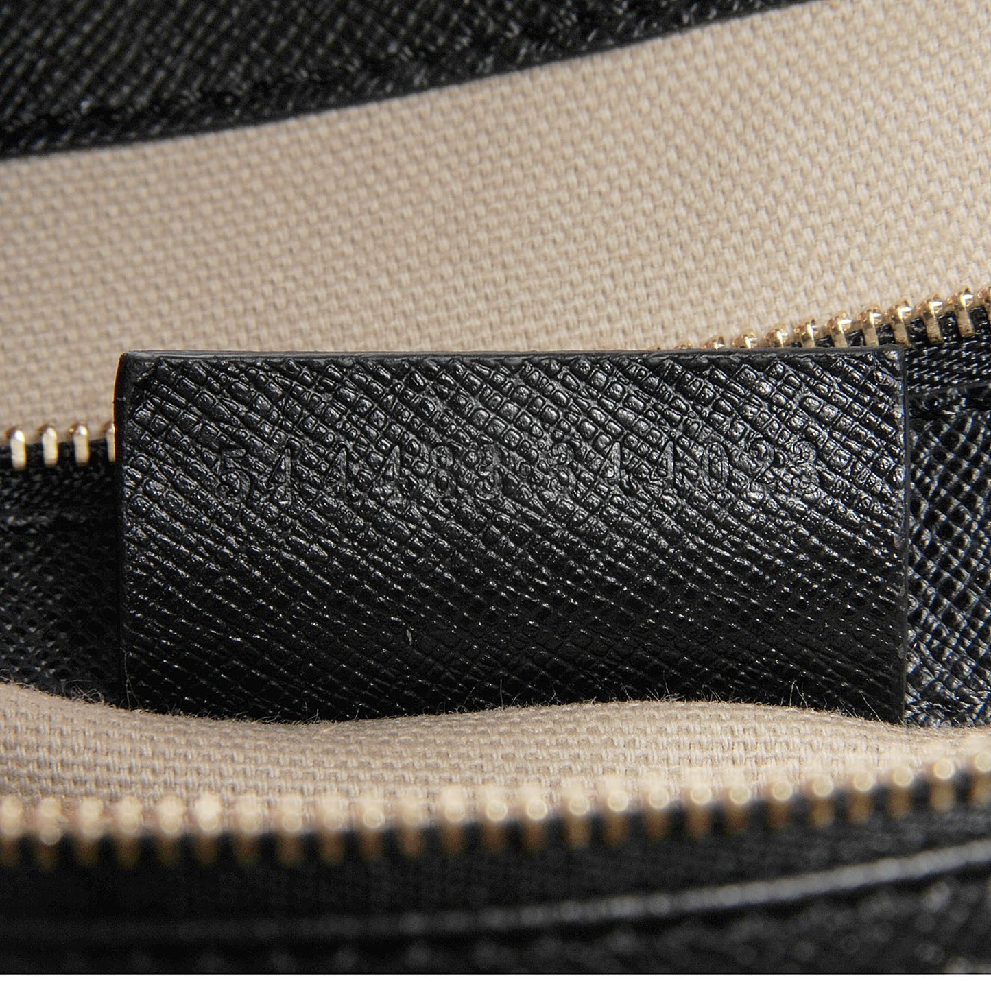 Grained Calfskin Medium Heroine Black