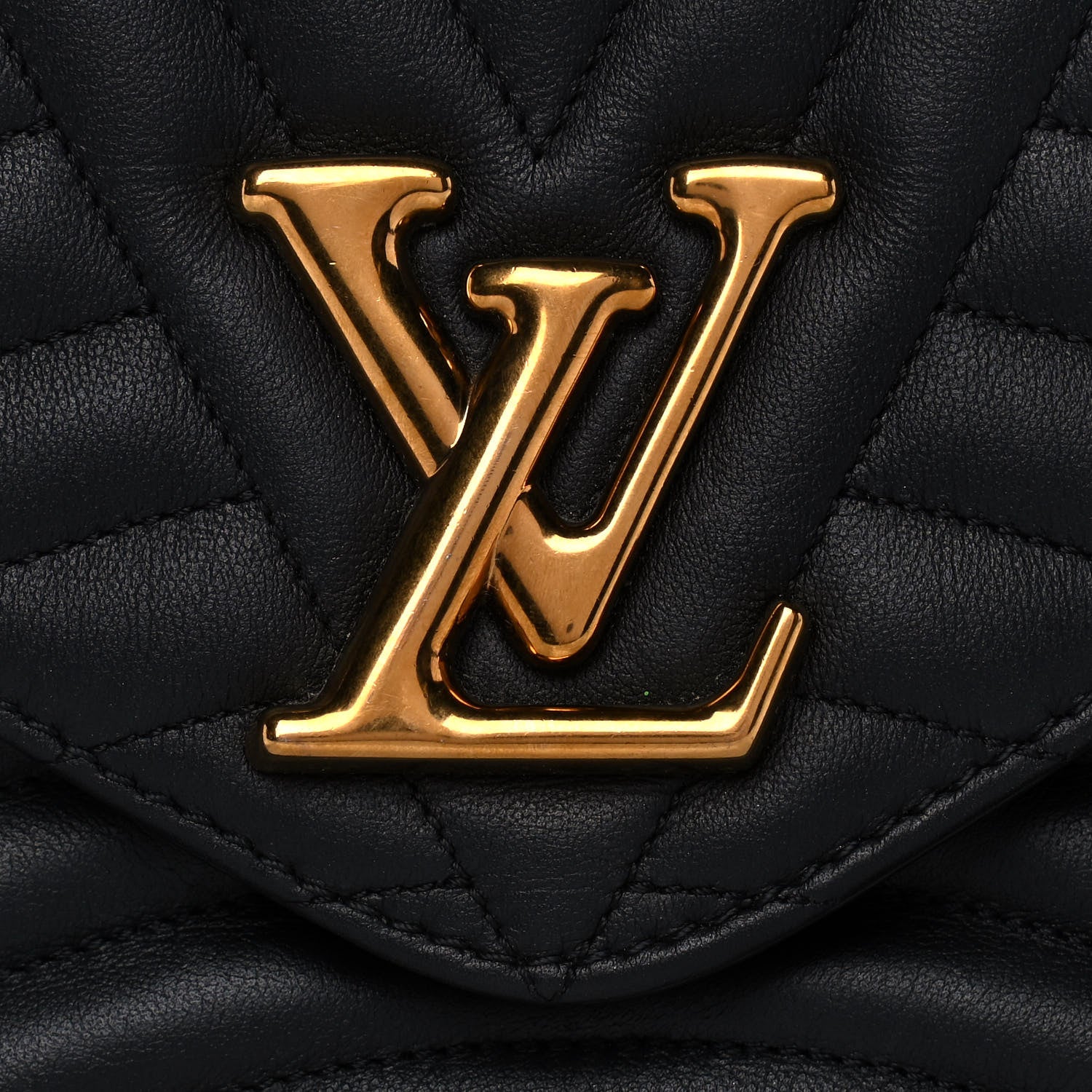 Louis Vuitton Calfskin New Wave Chain MM Black 9 of 14