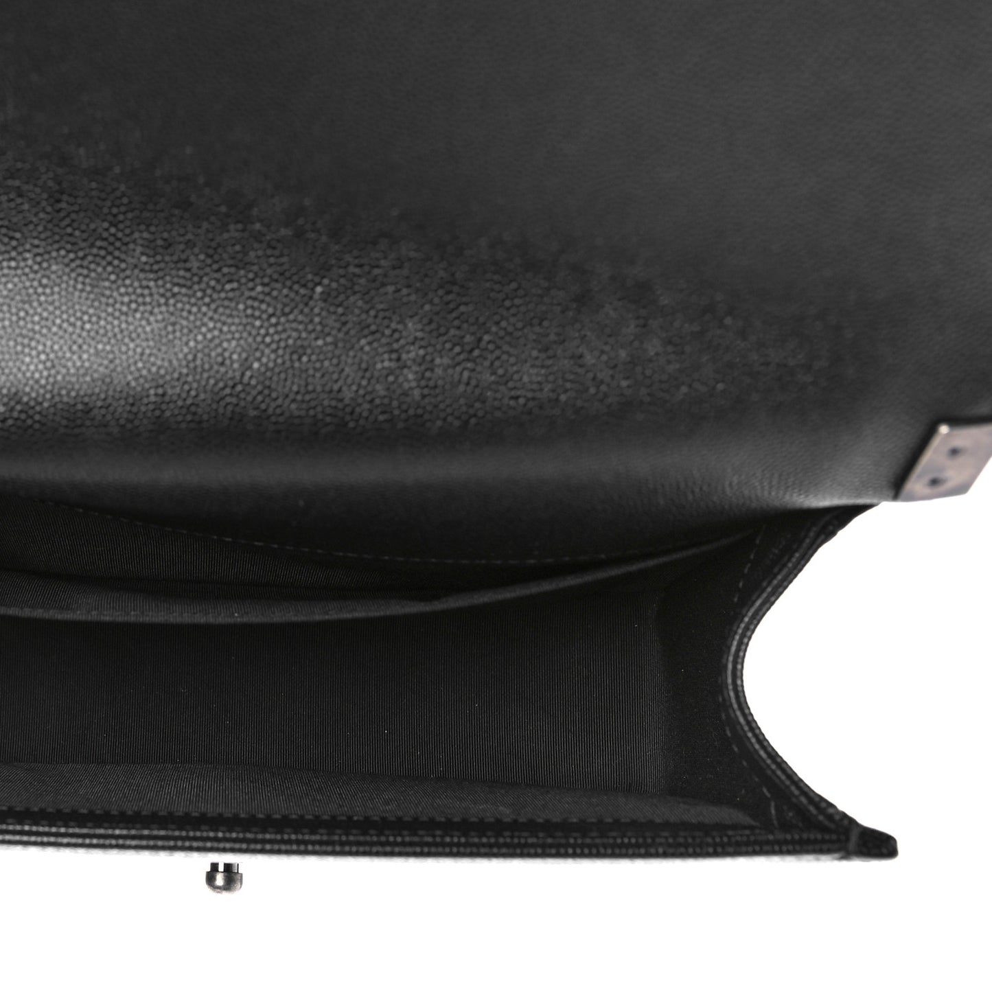 Caviar Quilted Medium Boy Flap Black