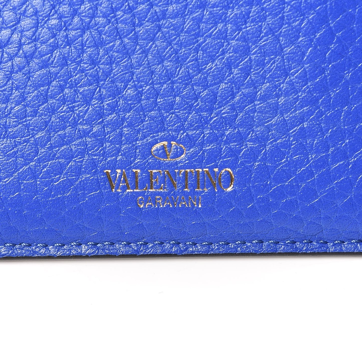 Pebbled Calfskin Rockstud Card Holder Acid Blue