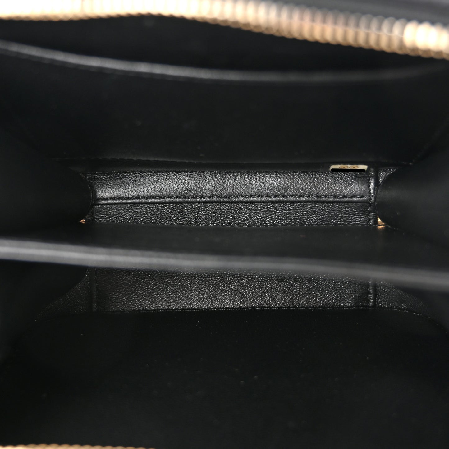 Caviar Quilted Small CC Filigree Vanity Case Black