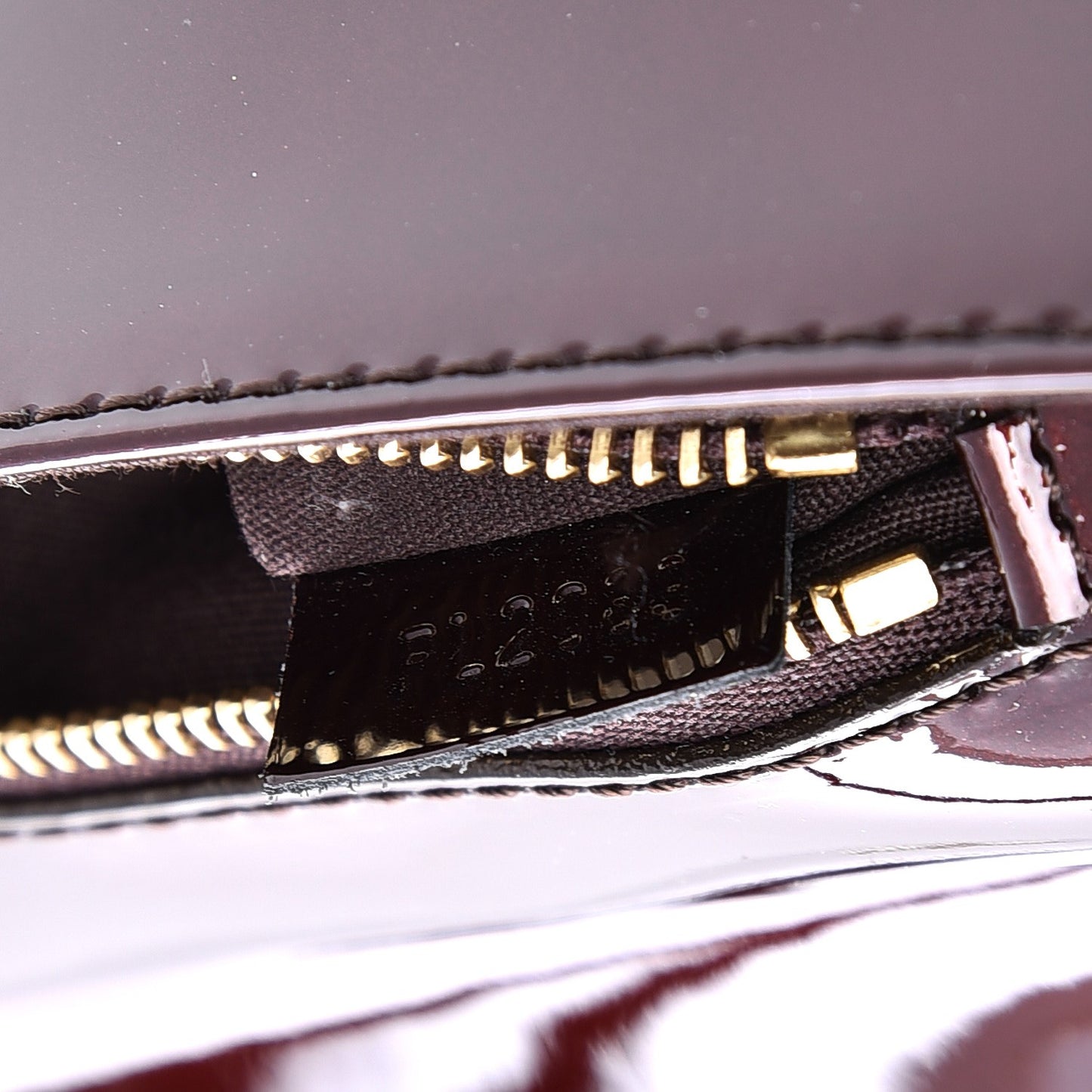 Patent Sobe Clutch Amarante