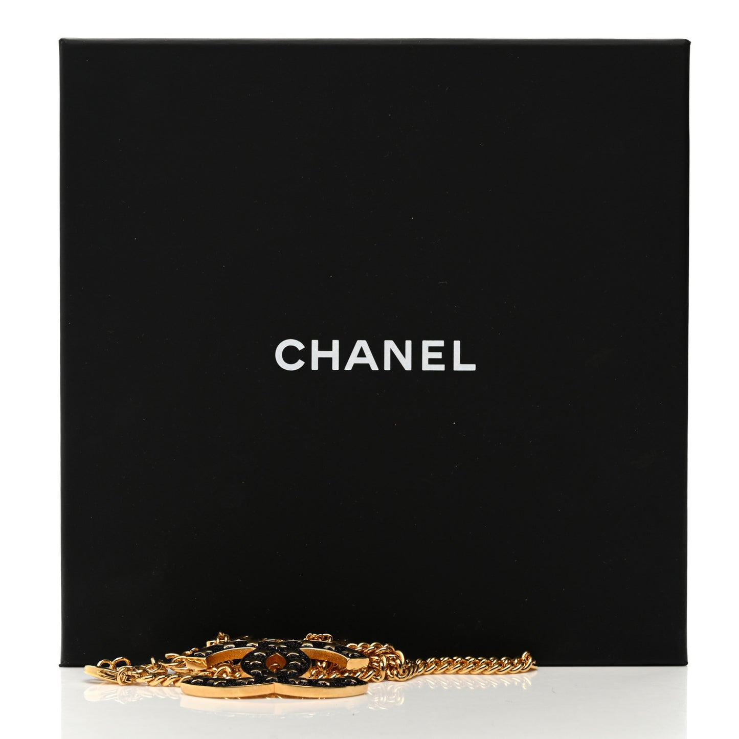 Metal CC Star Necklace Gold Pearly Black