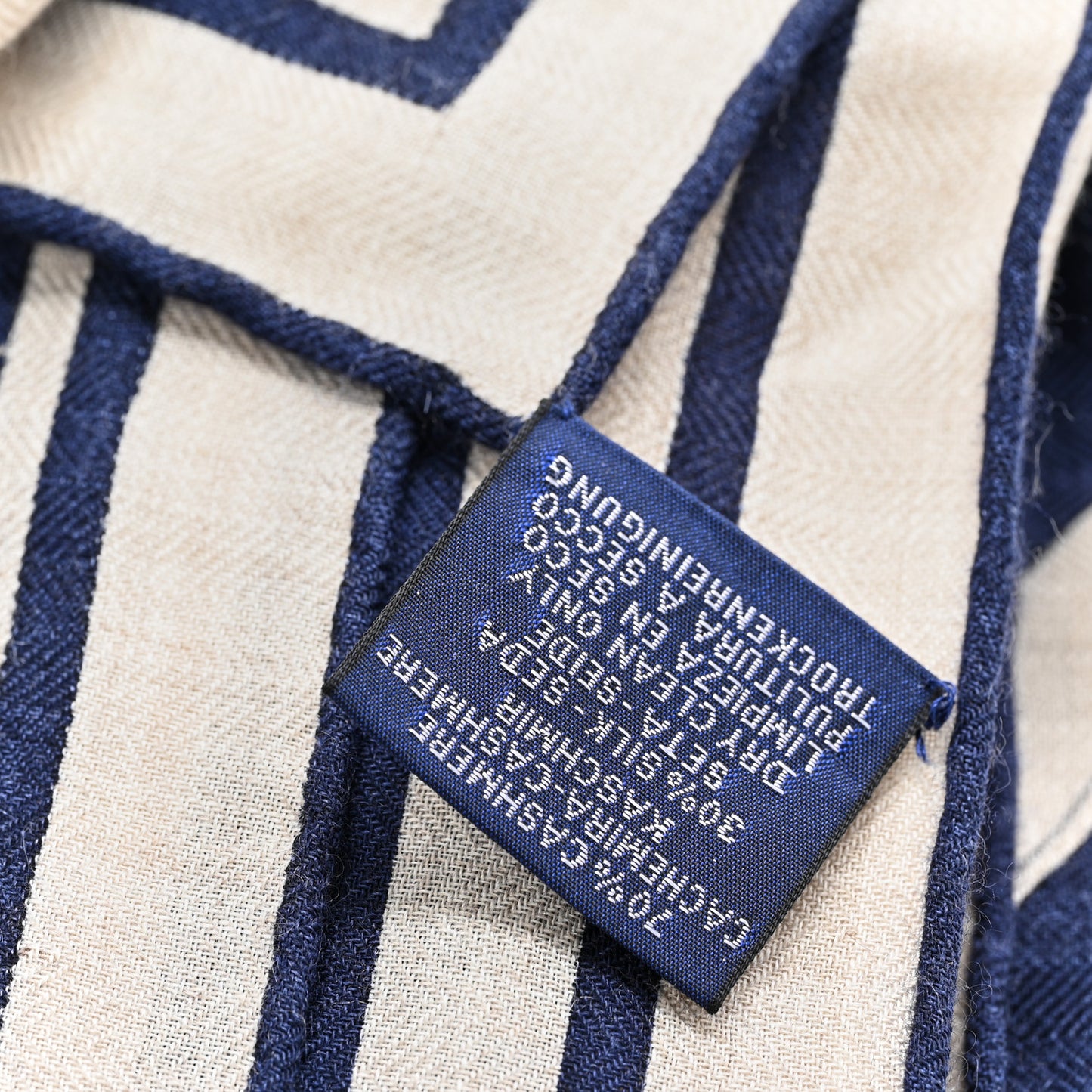 Cashmere Silk La Promenade Du Matin Shawl 140 Naturel Marine Black