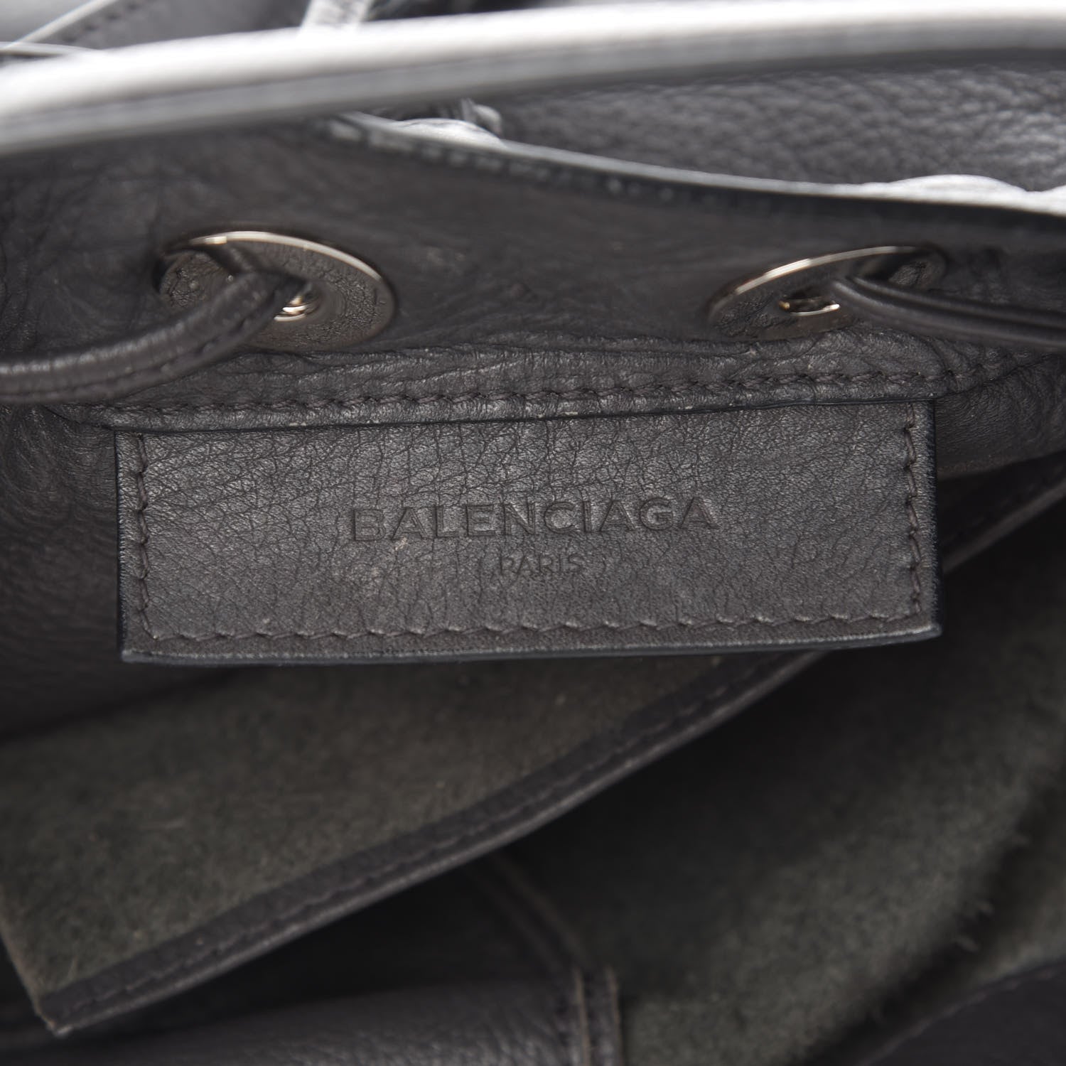 Balenciaga Veau Papier Plate Small Bucket Bag Gris Fossile 6 of 13