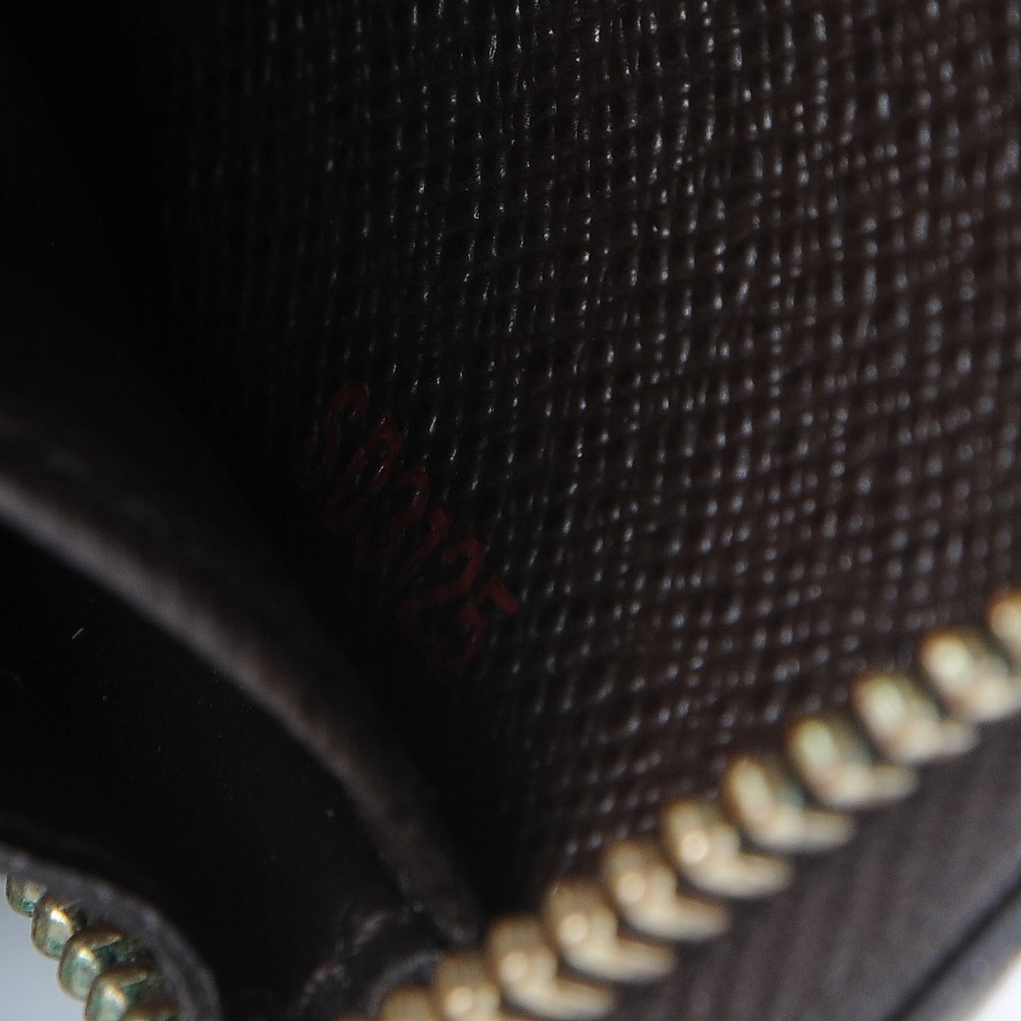 Damier Ebene Zippy Wallet