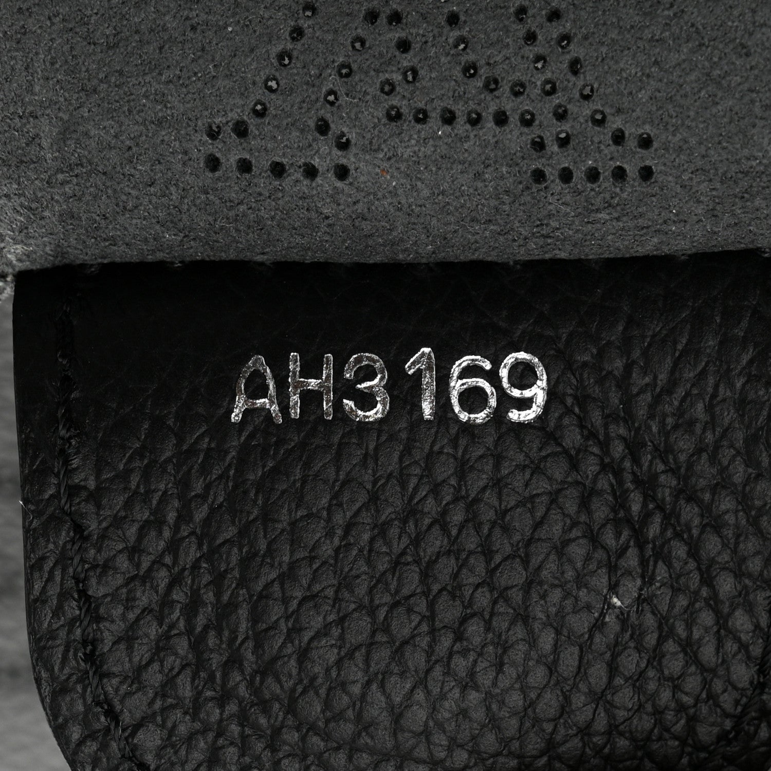 Louis Vuitton Mahina Carmel Hobo Black 7 of 10
