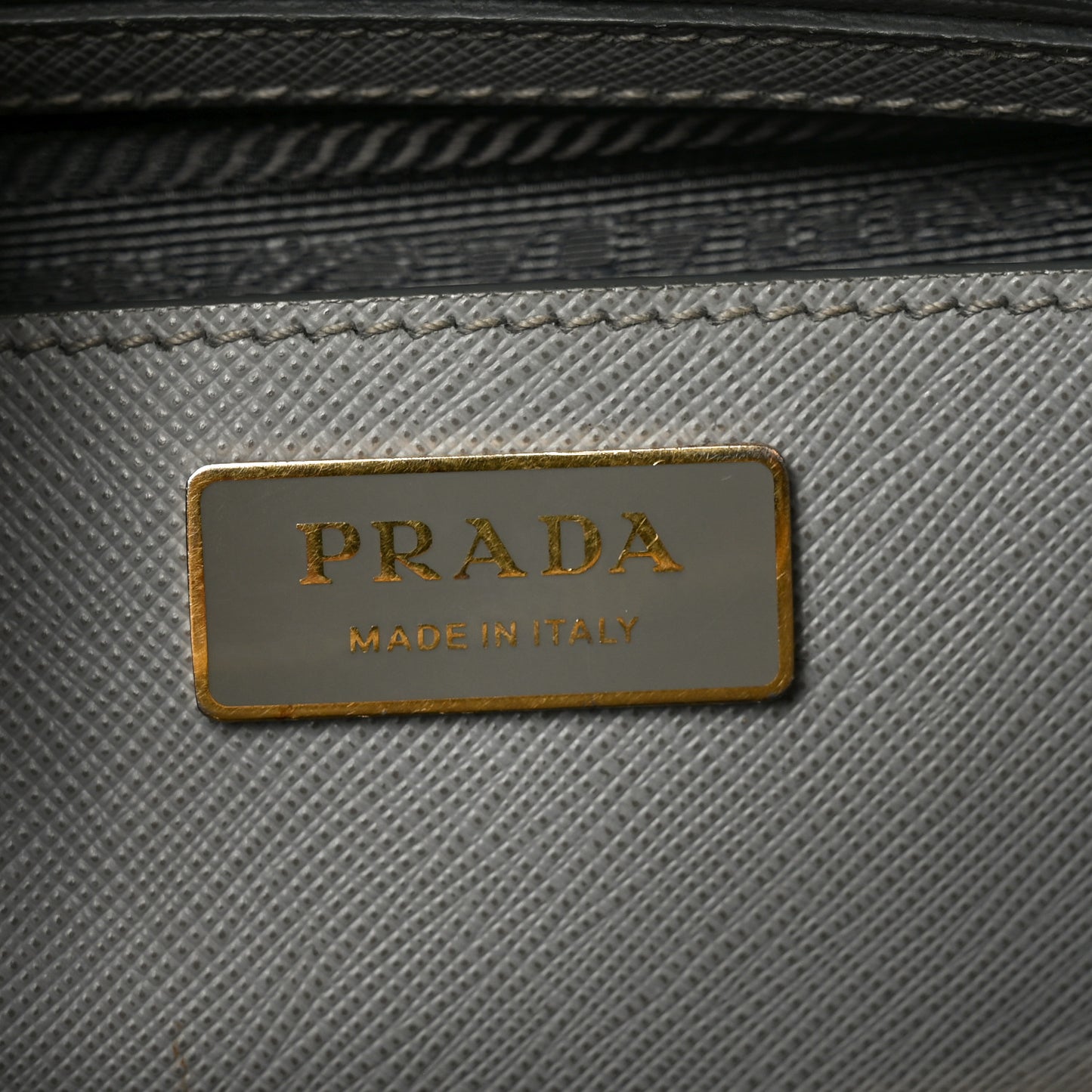 Saffiano Medium Galleria Double Zip Tote Marmo