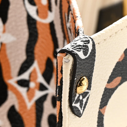 Louis Vuitton Monogram Giant Jungle Onthego GM Ivory 13 of 14