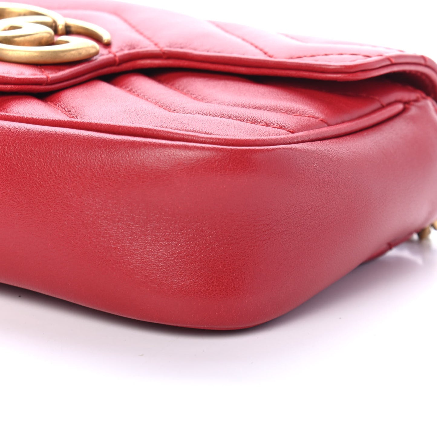 Calfskin Matelasse Super Mini GG Marmont Shoulder Bag Hibiscus Red