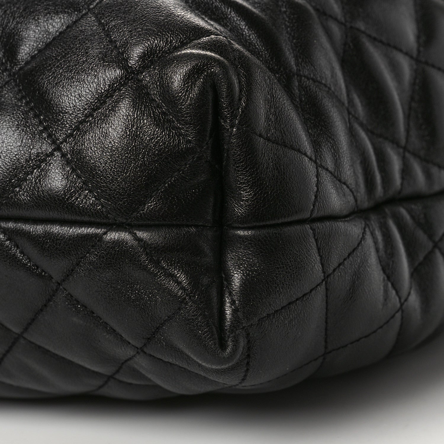 Saint Laurent Lambskin Quilted Maxi Icare Shopping Tote Black 9 of 9