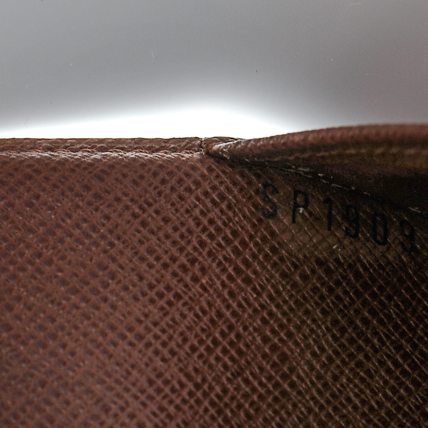 Louis Vuitton Monogram Small Ring Agenda Cover 7 of 7