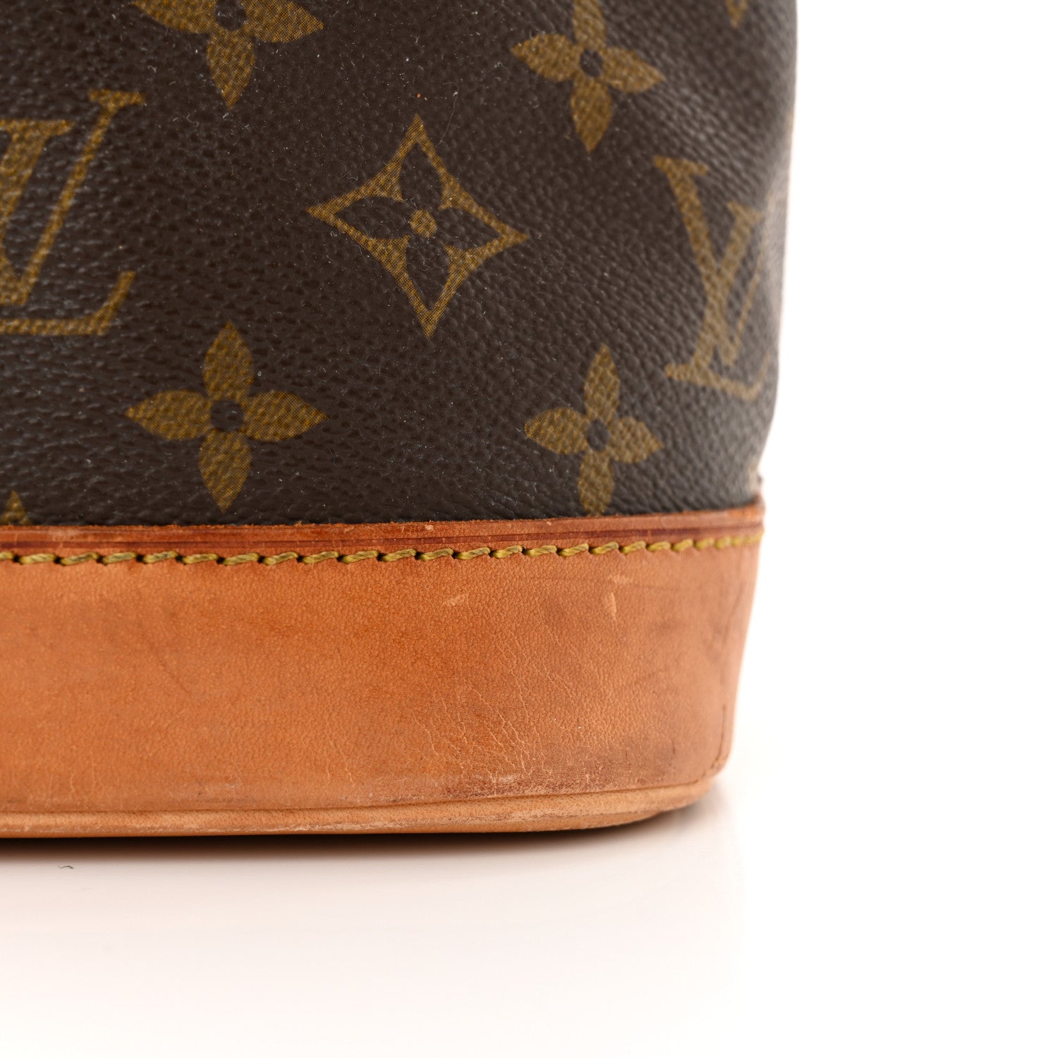 Louis Vuitton Monogram Alma PM 15 of 18